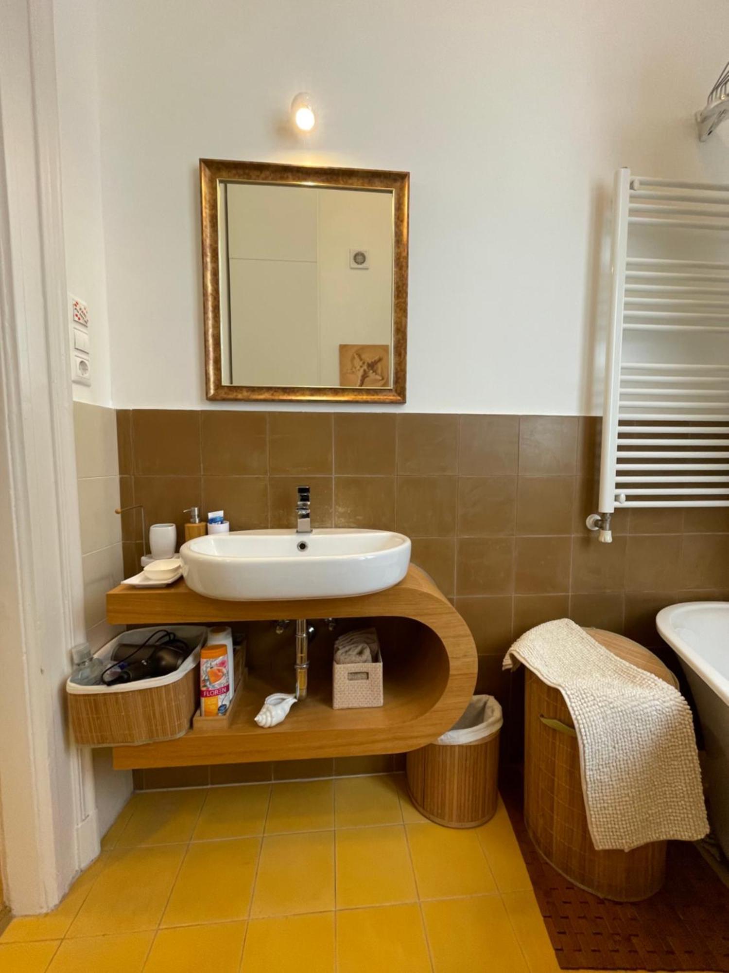 Apartment Amber Pearl 2 And 2 Bathrooms At Kalvin Square *